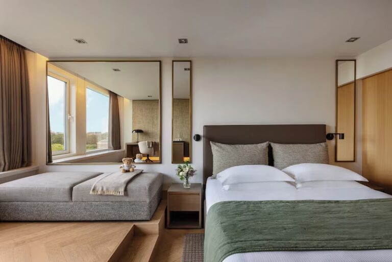 52eba15a44fc0ff7778e0d7d5be5b2ab4ae070047ac35c3c1a2e27991b9a 768x513